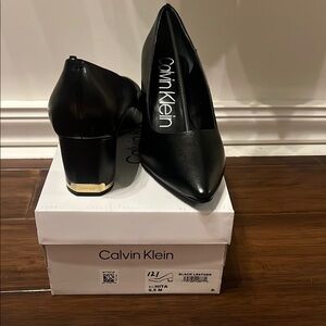 Calvin Klein Women's Black Leather Pumps New in Box